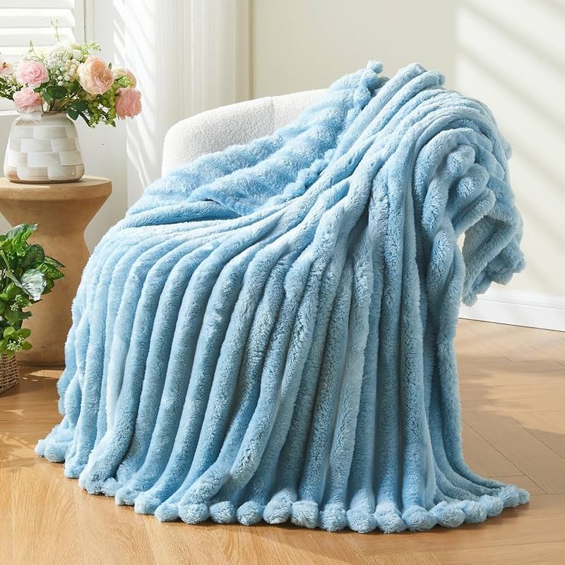Soft Throw Blankets