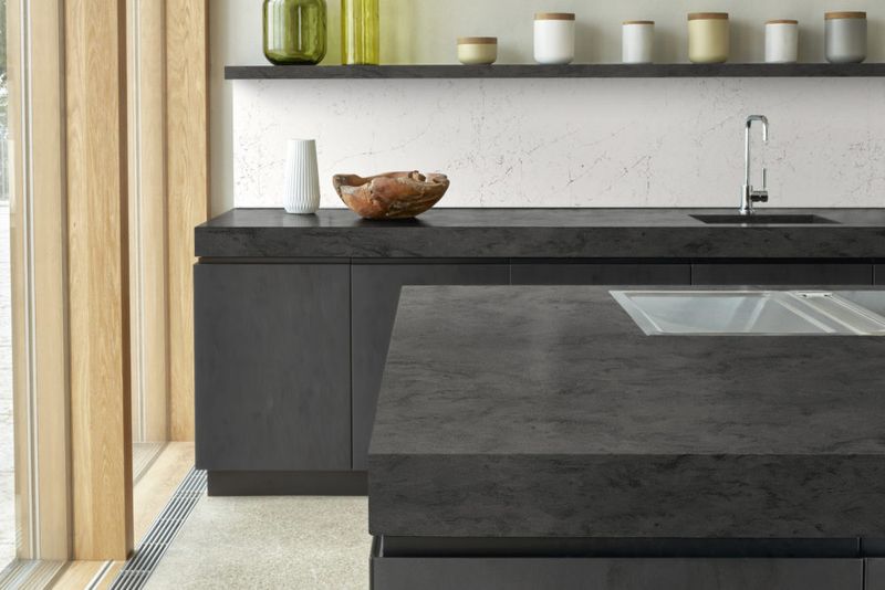 Seamless Solid Surface Extensions