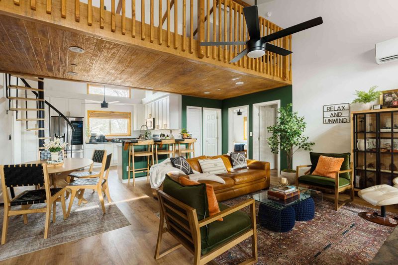 House-Hunting Window Shopping