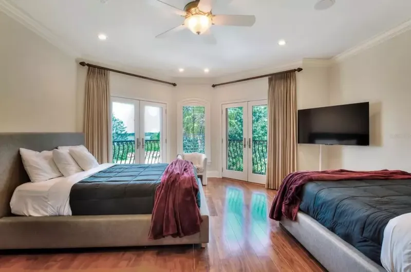 Spacious Twin Bedroom