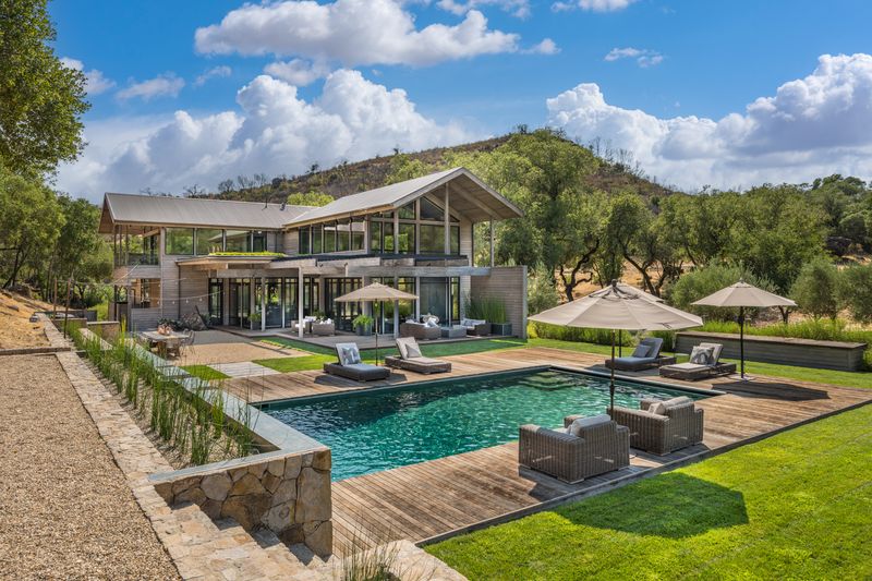 Vacation Homes in Seasonal Destinations
