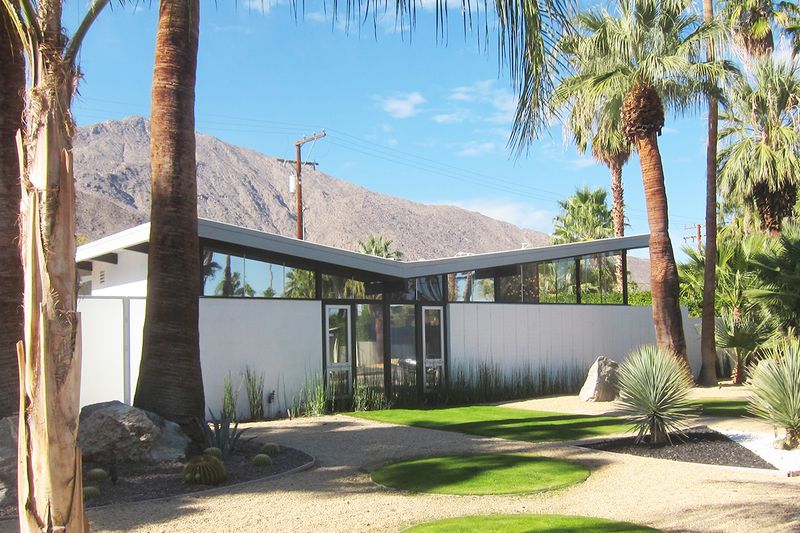 Butterfly Roof Home (Palm Springs)