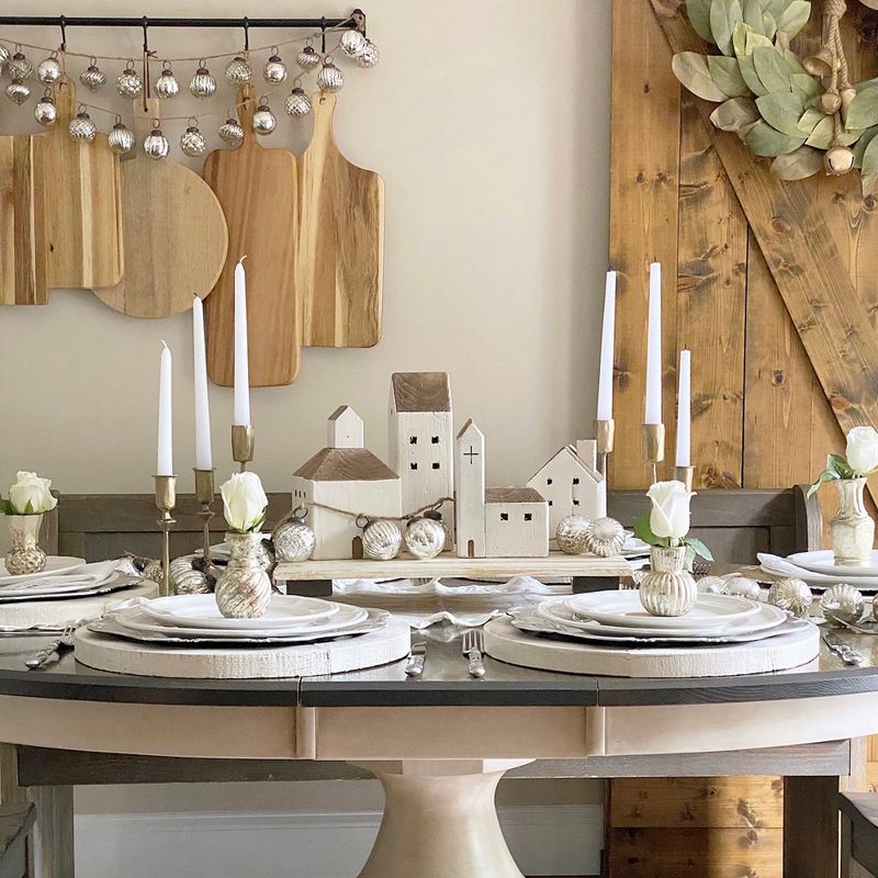 Excessive Table Décor