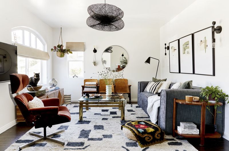 Integrate Classic Accessories With Trendy Decor