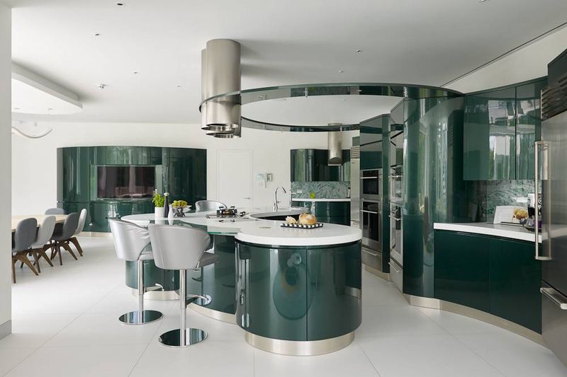 Curved Islands and Countertops