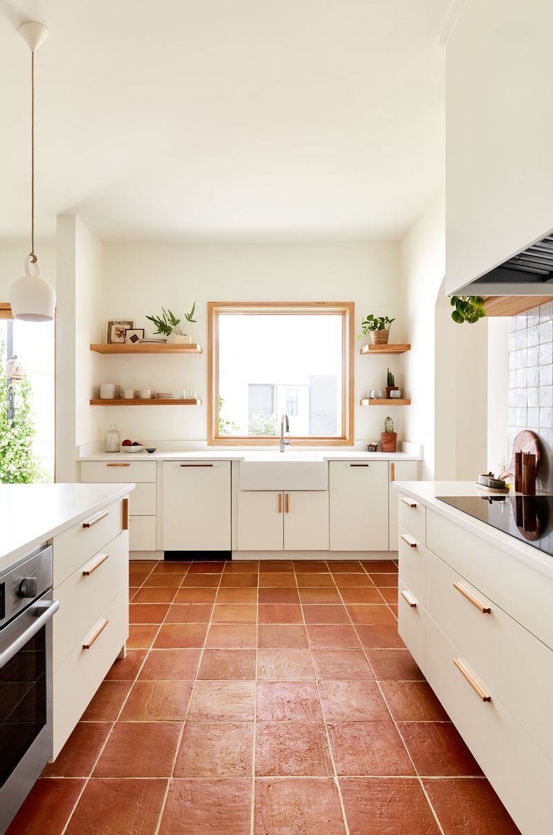 Terracotta With Dark Grout
