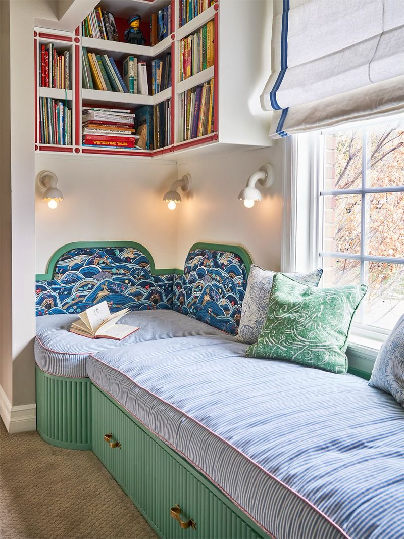 Perfectly fits awkward nooks or corners
