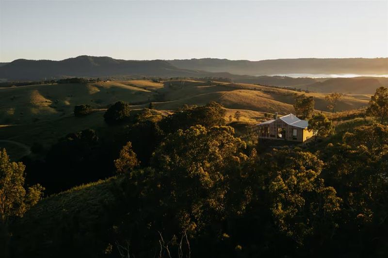 The Hilltop Cabin, Queensland, Australia