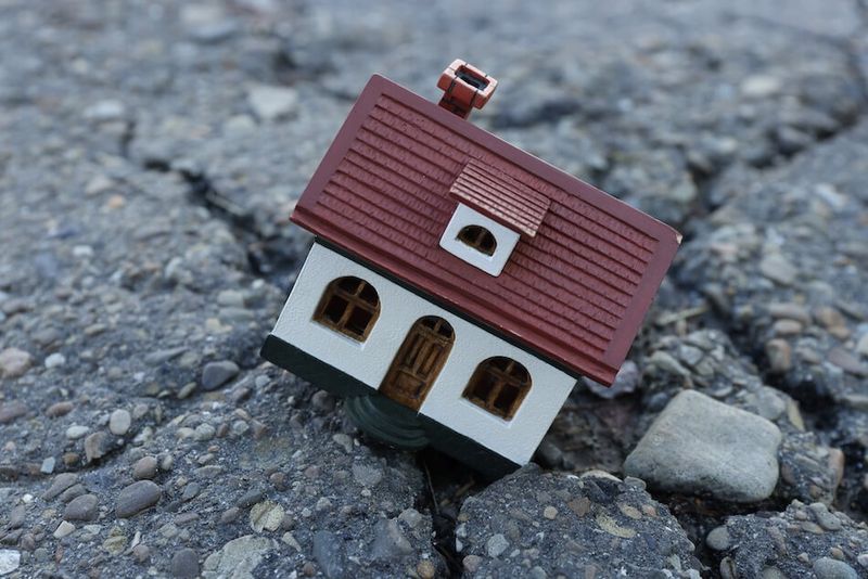 Foundation Issues Left to New Owners