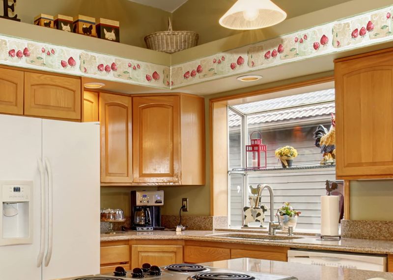 Wallpapered Soffits with Fruit Motifs