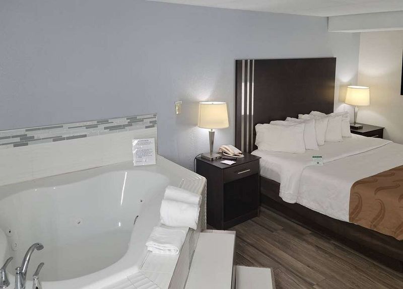 Jacuzzi Tubs in Bedrooms