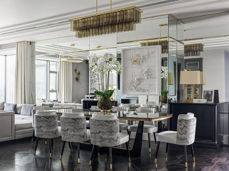 Mirrored Walls