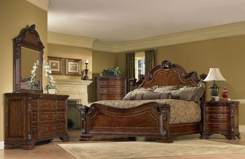 Mirrored Furniture