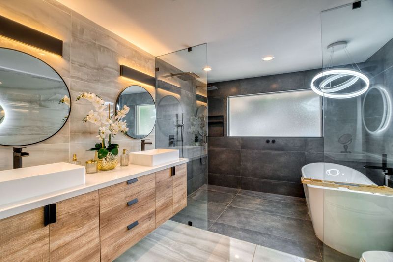 His And Hers Luxury Suite
