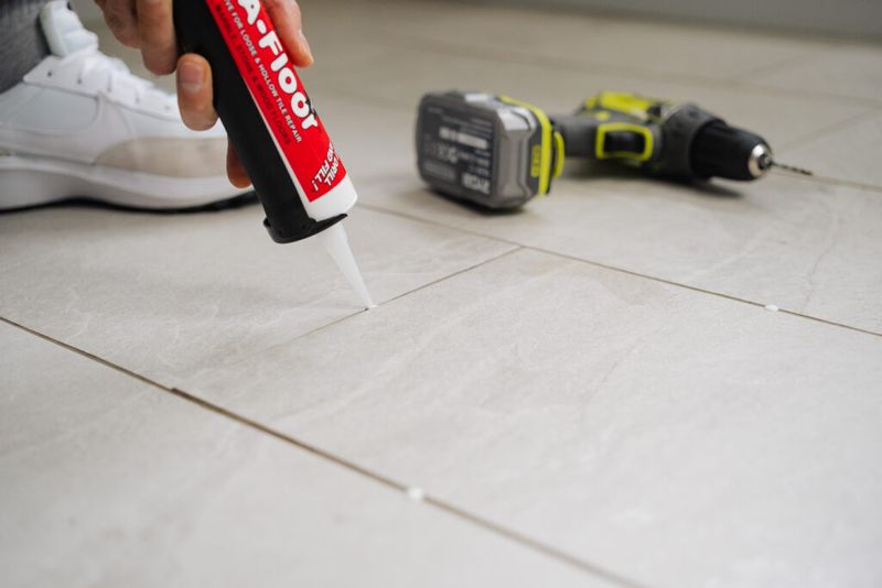 Hollow-Sounding Tiles