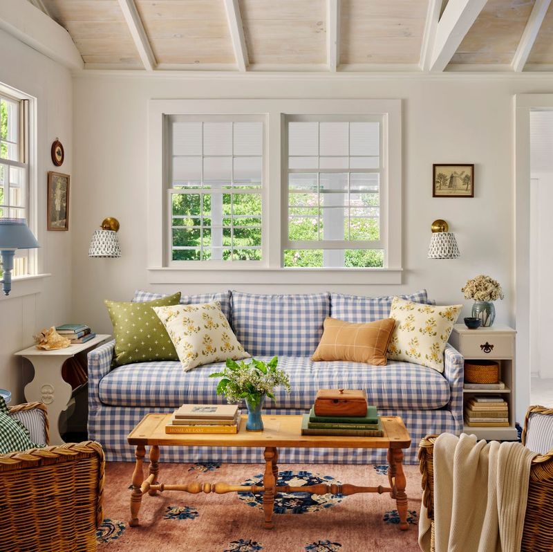 Letting a home evolve naturally over impulse trends