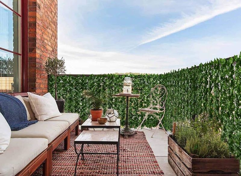 Lattice Privacy Screens With Fake Vines