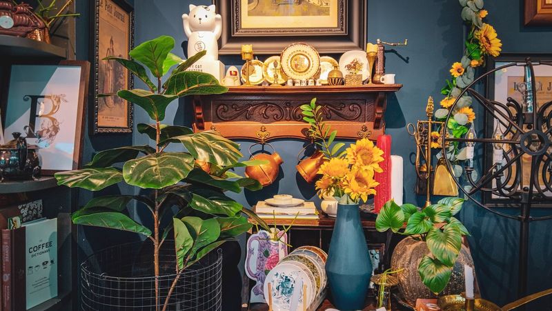 Wall-to-Wall Clutter