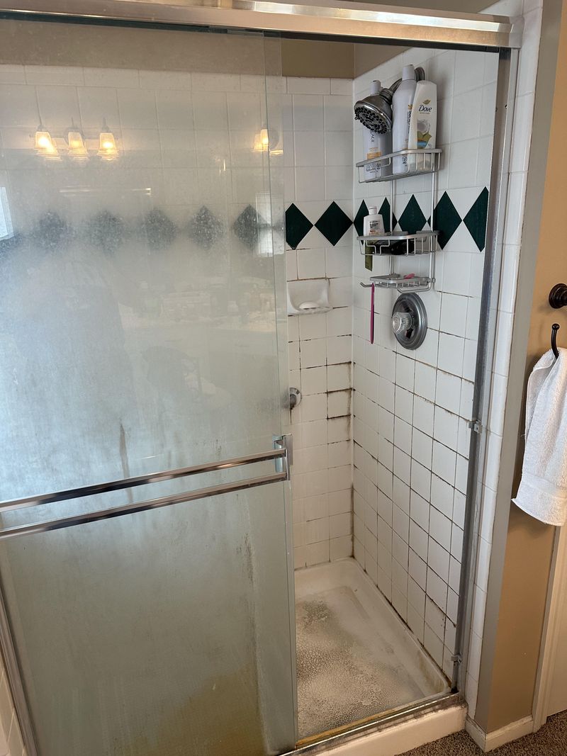 Tub/Shower Combos with Sliding Doors