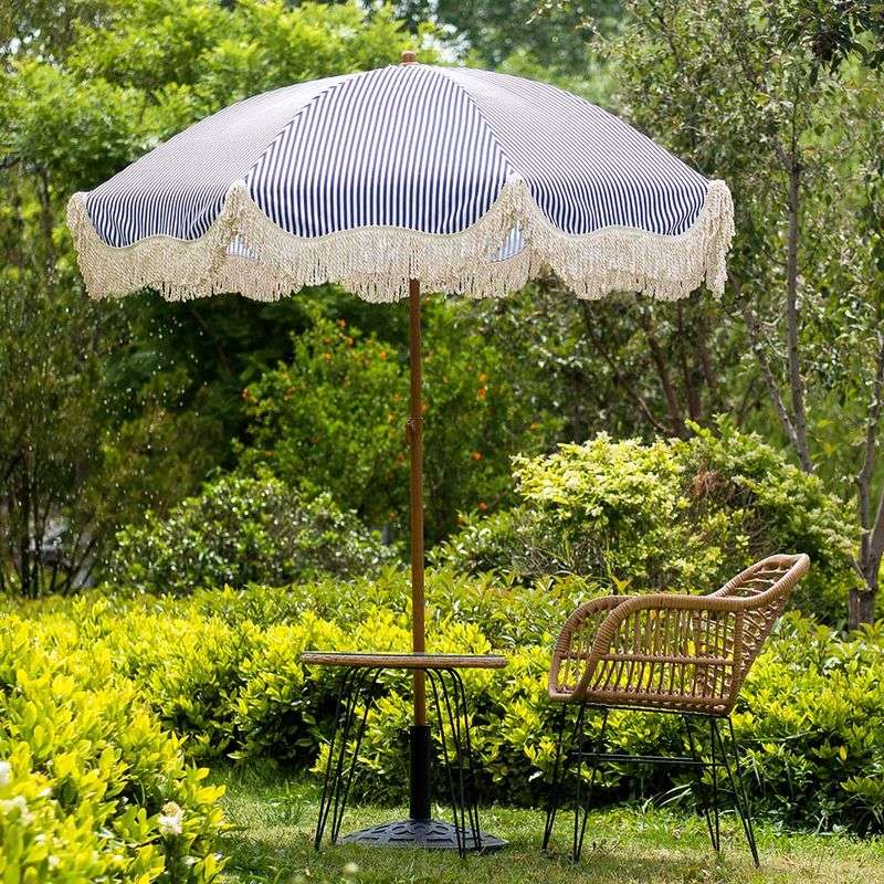 Traditional Parasol With Fringe Details