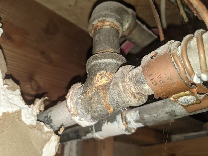 Homes With Outdated Plumbing Systems