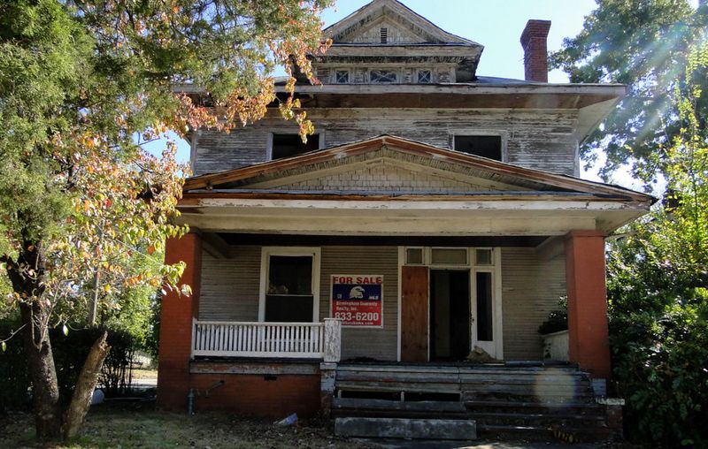 Homes In Declining Neighborhoods