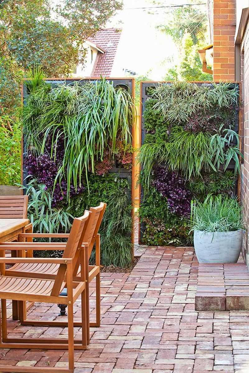 Living Wall Bar Garden