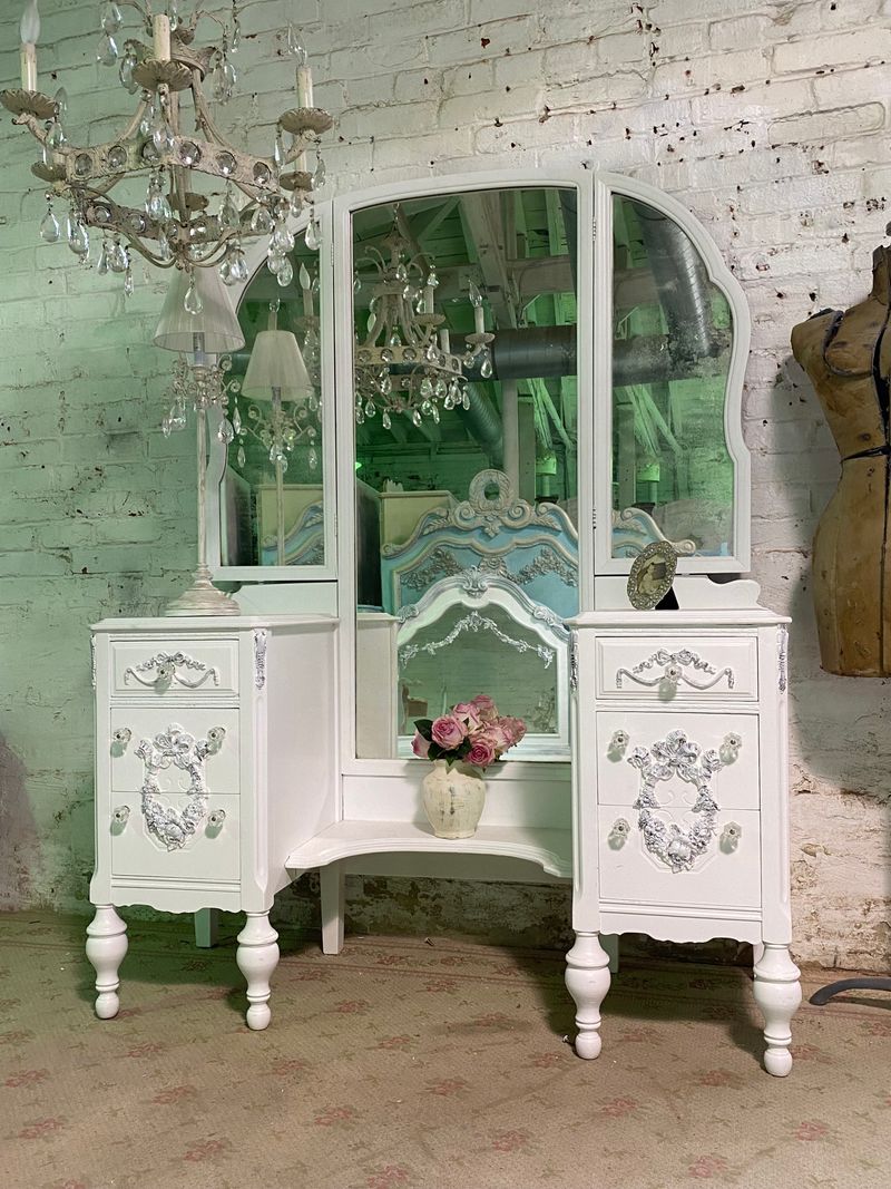 Romantic Shabby Chic Vanity