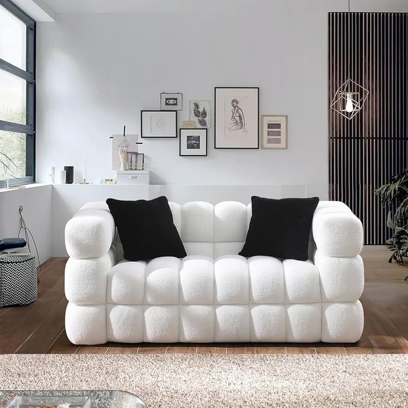Offers full comfort in a compact size