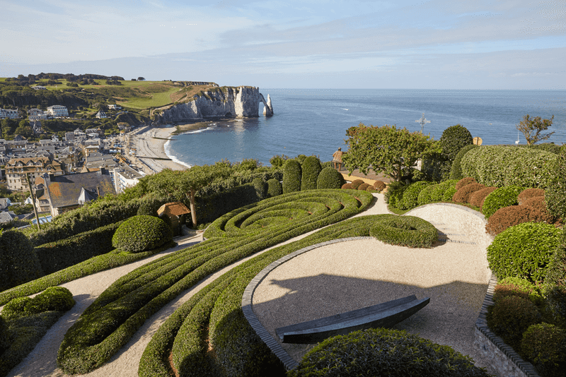 The Secret of Borrowed Scenery