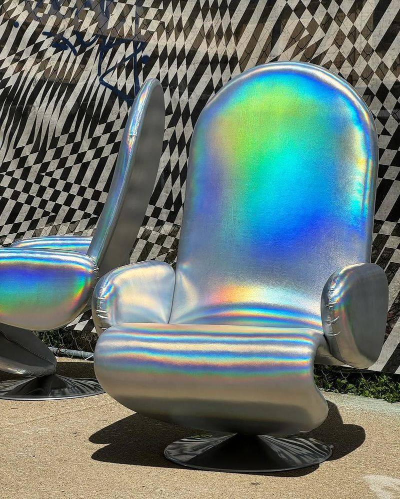 Holographic Fabric Futures