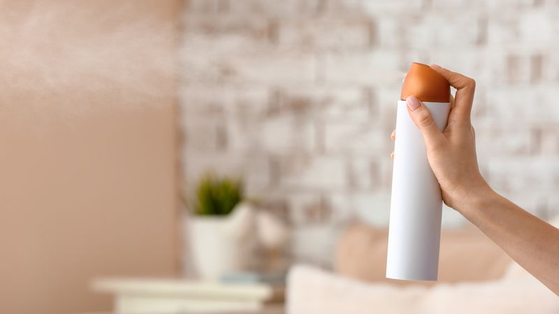 Excessive artificial scents
