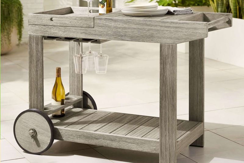 Outdoor bar cart zone