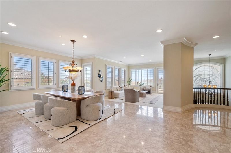 Luxurious Dining Room
