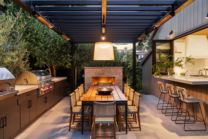 Outdoor Kitchen