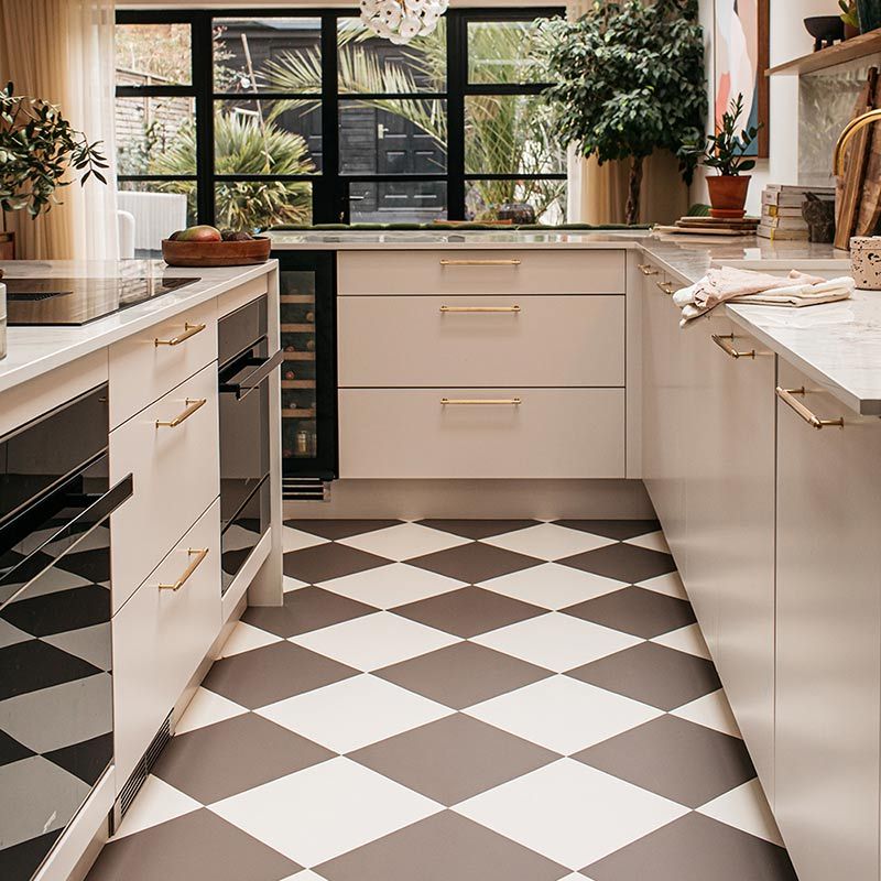 Checkered Floors Comeback