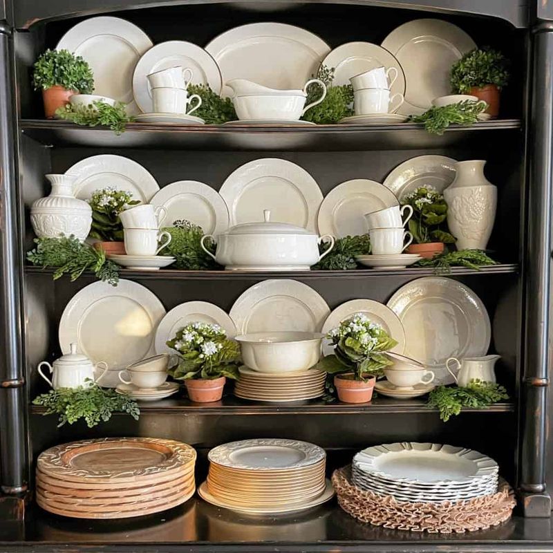 Plate Rack Showcase