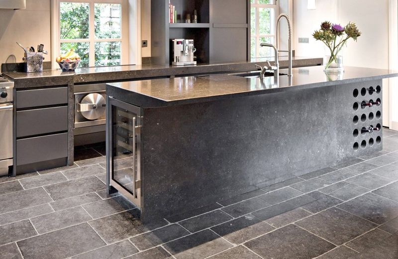 Travertine Countertops