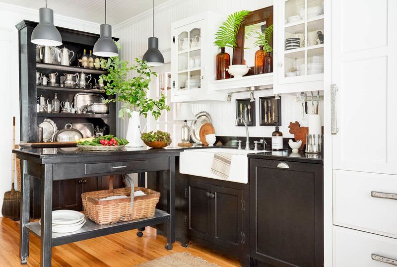 Vintage Touches In Modern Spaces