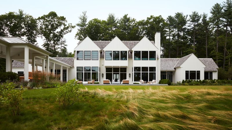 Modern Lines Meet Natural Surroundings