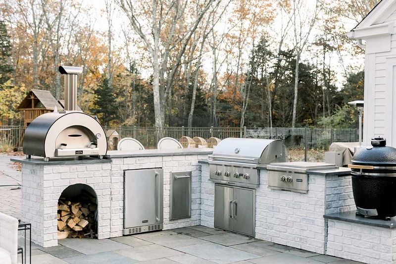 Outdoor Kitchen Extravaganzas