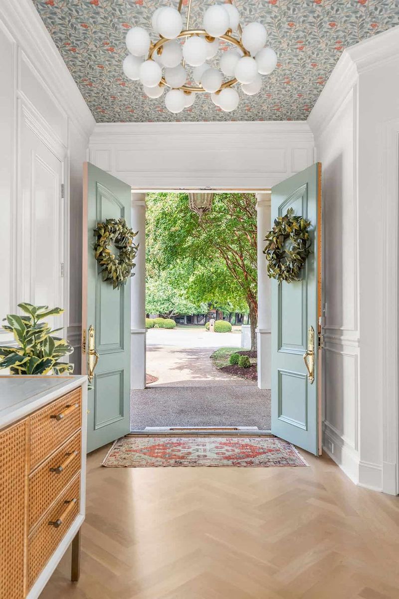 Seasonal Decorations Off-Season