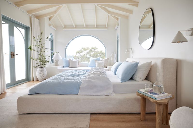 Simple Bedding with Layered Textures
