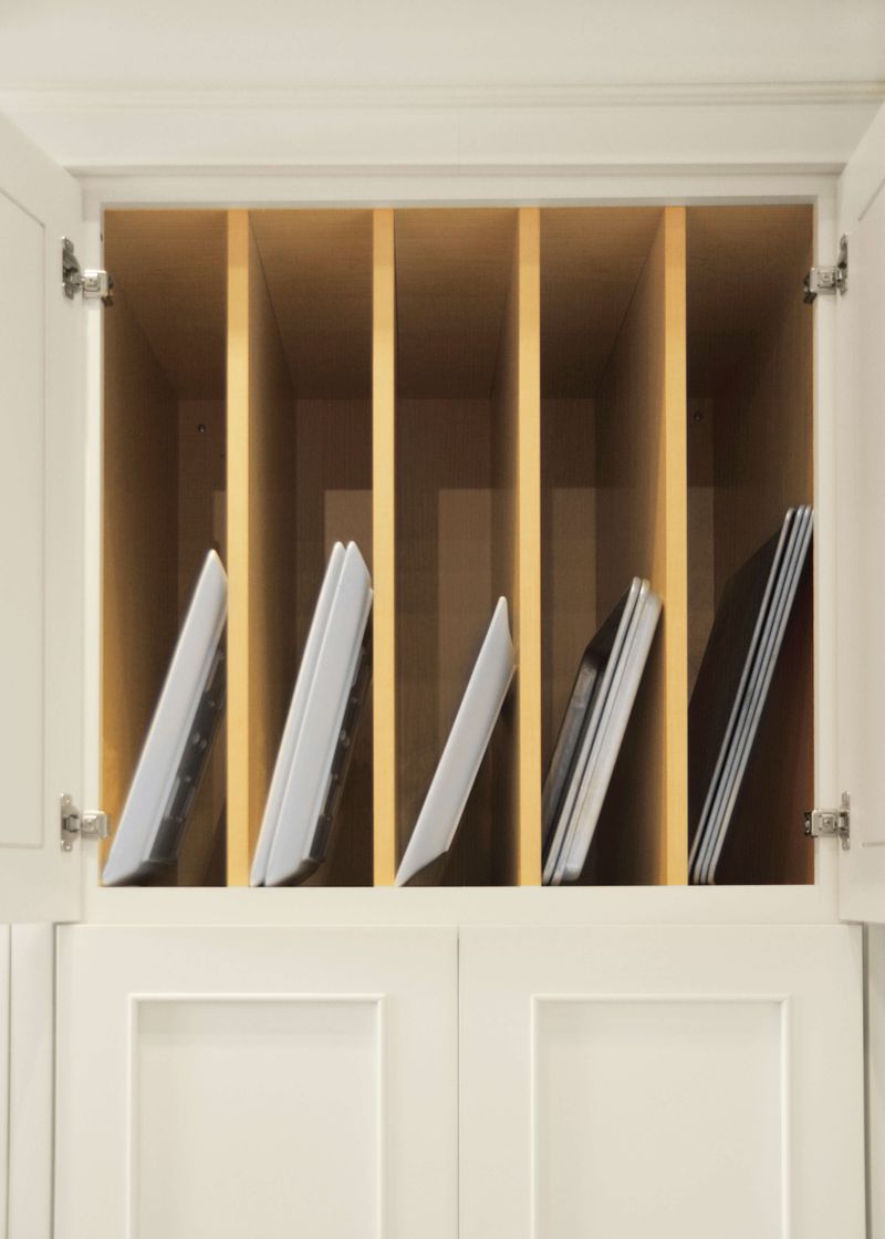 Embrace Vertical Dividers