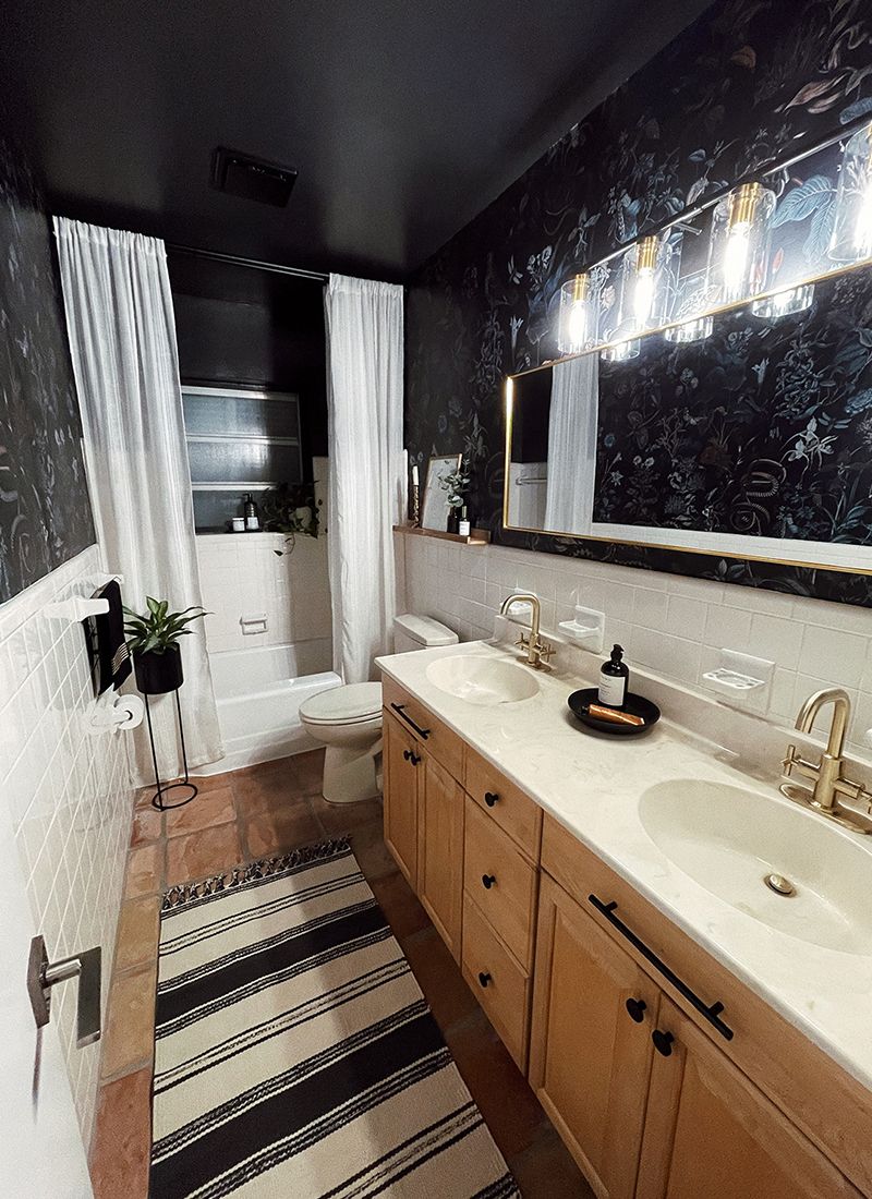 Moody Botanical Shower Space