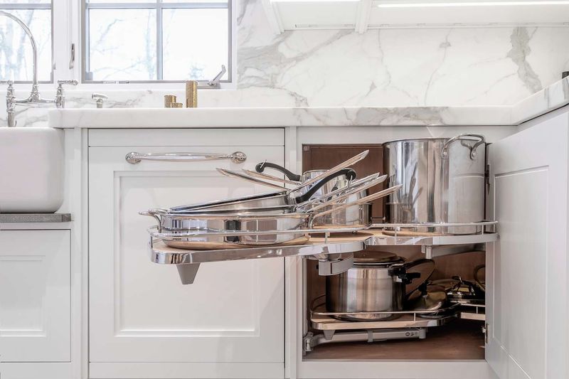 Pull-Out Drawers