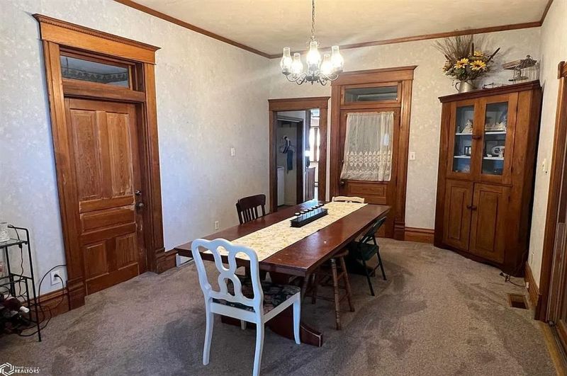 Classic Dining With Vintage Character