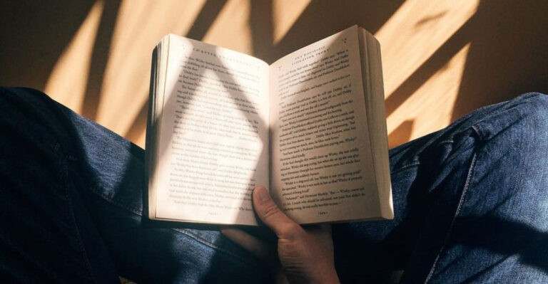 Why Every Home Needs A Reading Room That Sparks Inspiration