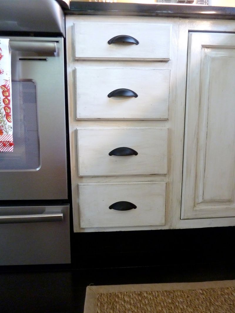 Distressed Cabinets That Look Truly Stressed