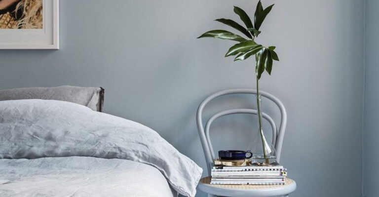 10 Colors Interior Designers Always Tell Clients To Use In A Bedroom Plus 5 Of Their All-Time Favorites